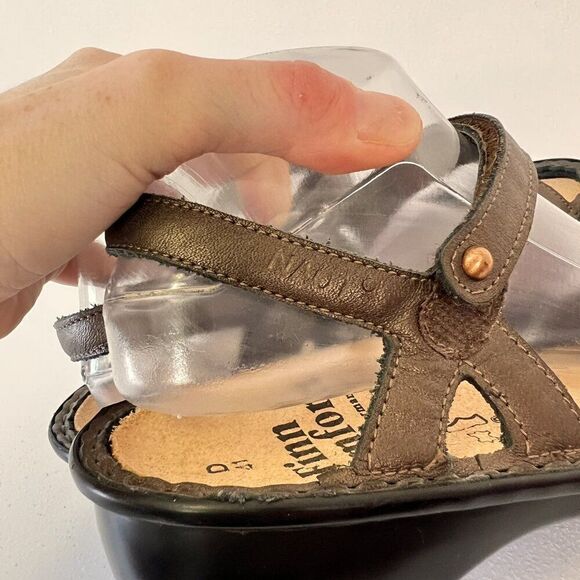 Naot Bronze Metallic Leather Strappy Sandals with Finn Comfort Insoles - Picture 6 of 7